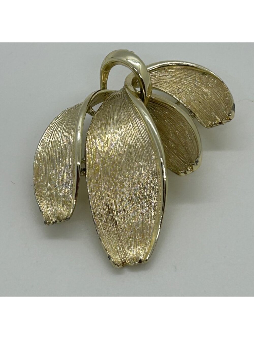 Lisner Goldtone Leaf Cluster Pin Abstract Textured Loop Folding Brooch Vintage
